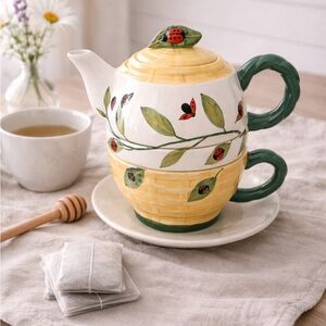 Charming Ladybug Teapot and Cup Set